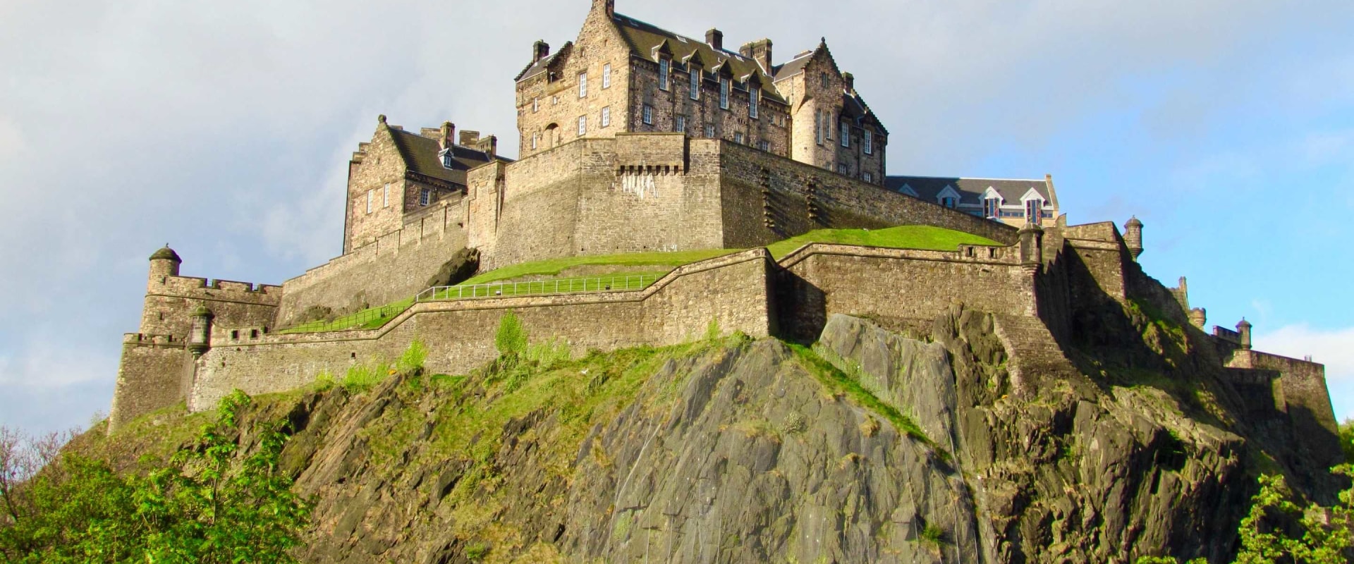 Discover the Fascinating History of Famous Scottish Castles