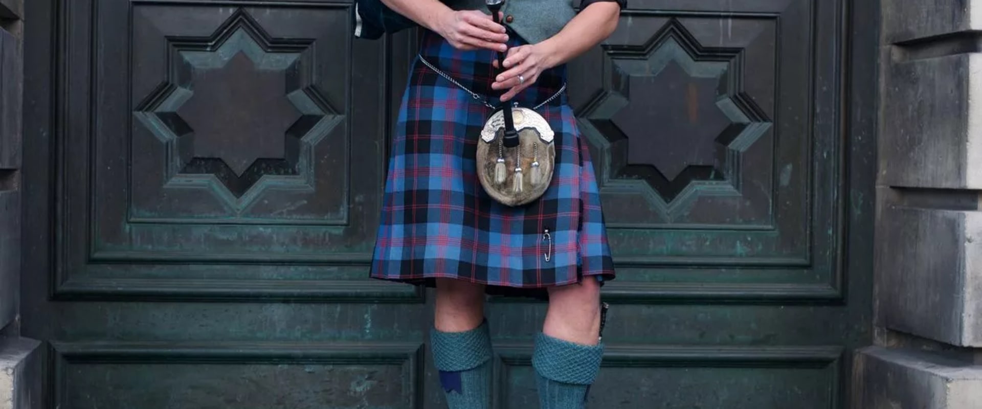 A Look into the Fascinating World of Scottish Clan Crests